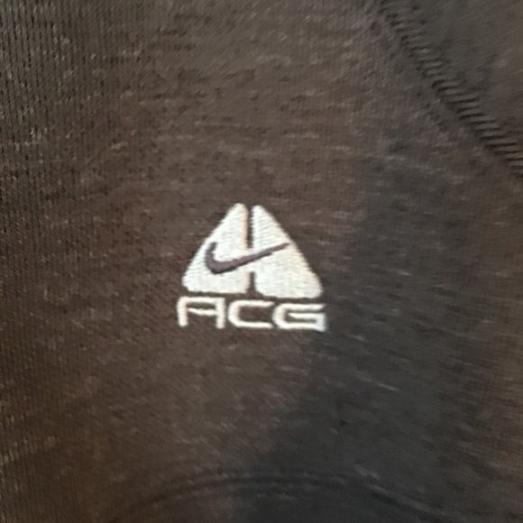 Really Nice Women’s Nike ACG Jacket Size Large - Picture 2 of 8